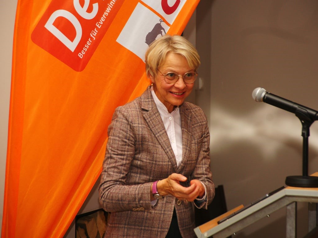 Schul- und Bildungsministerin Dorothee Feller; Foto: Klaus Meyer, WN